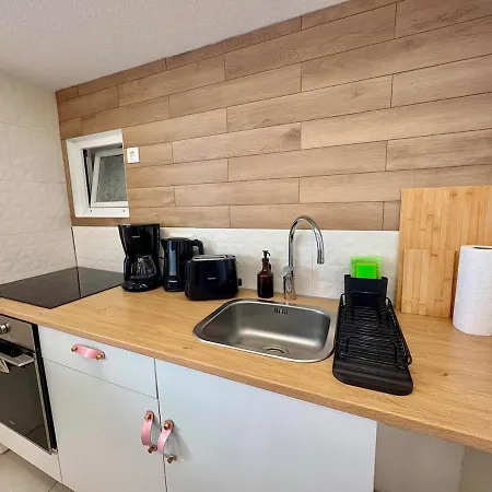 Appartement Modernes 11 Fuer Monteure Und Handwerker Mit Eigenem Parkplatz Fuer Pkw