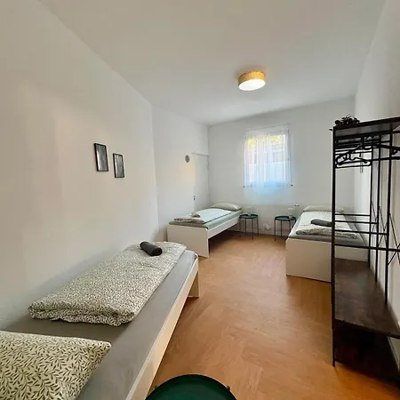 Modernes 11 Fuer Monteure Und Handwerker Mit Eigenem Parkplatz Fuer Pkw Appartement Ludwigshafen am Rhein