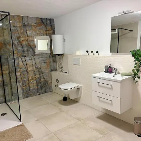 Modernes 11 Fuer Monteure Und Handwerker Mit Eigenem Parkplatz Fuer Pkw Appartement Ludwigshafen am Rhein